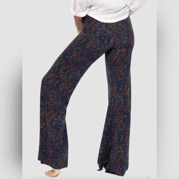 NATURAL LIFE Navy Floral Paisley Wide-Leg Pants - Picture 10 of 11